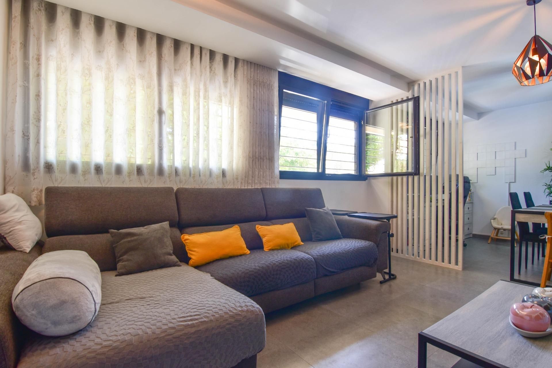 Sala d'estar de Planta baixa en venda en Paiporta amb Aire condicionat i Traster