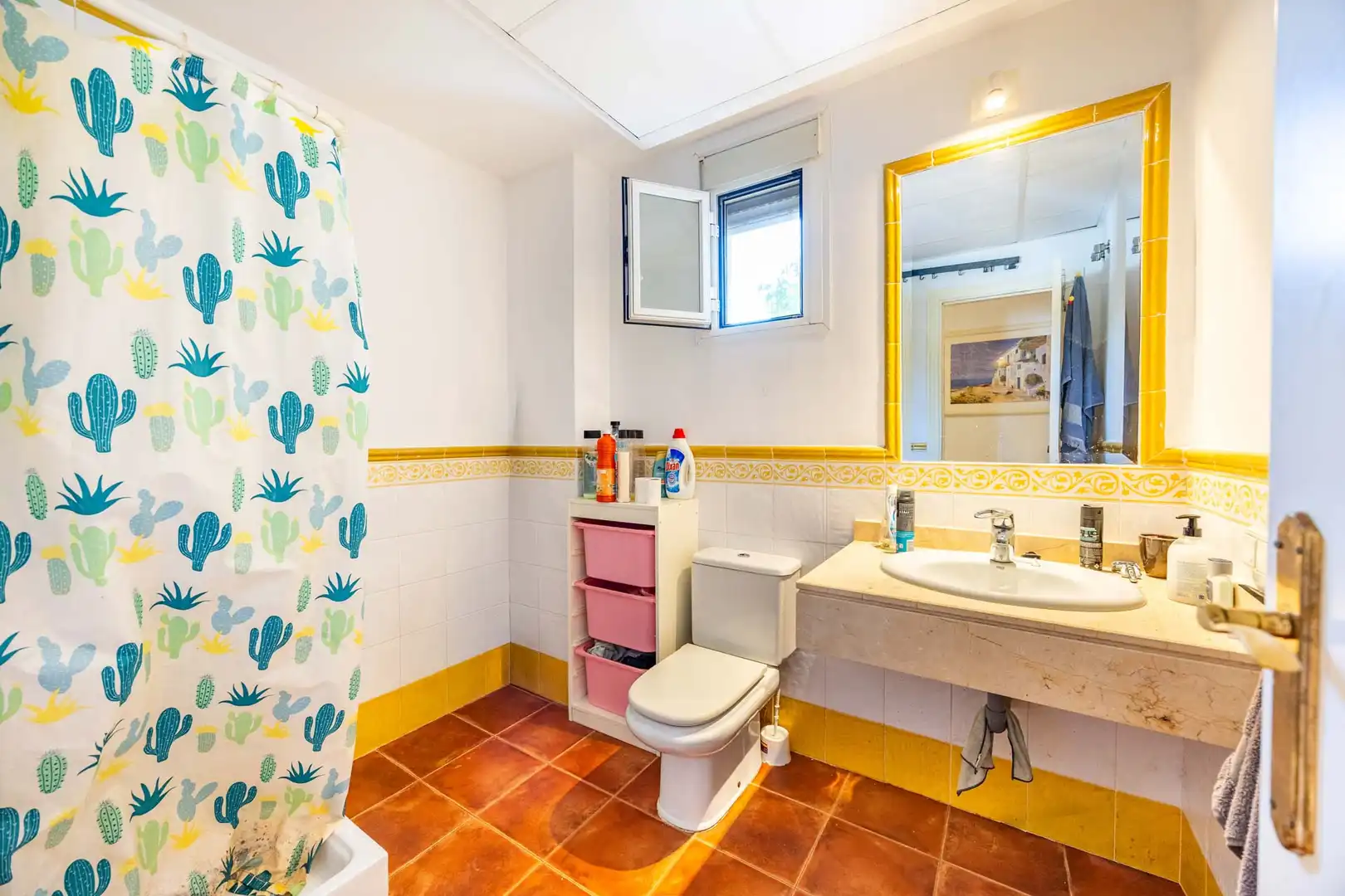 Baño de Apartamento en venta en La Alcaidesa con Aire acondicionado, Calefacción y Terraza