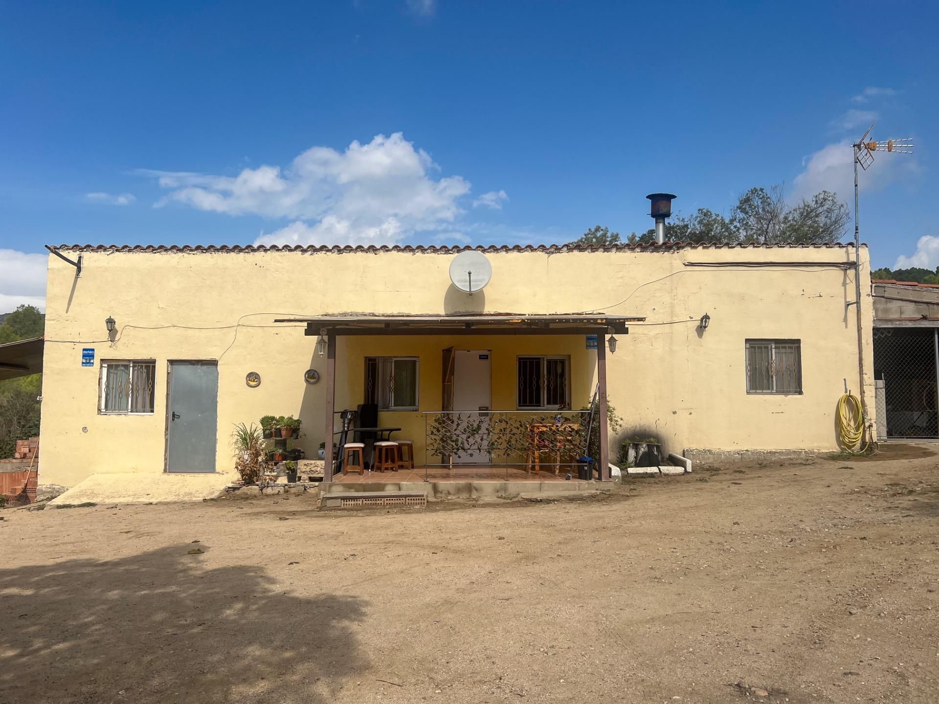 Exterior view of Country house for sale in Les Borges del Camp  with Private garden and Storage room