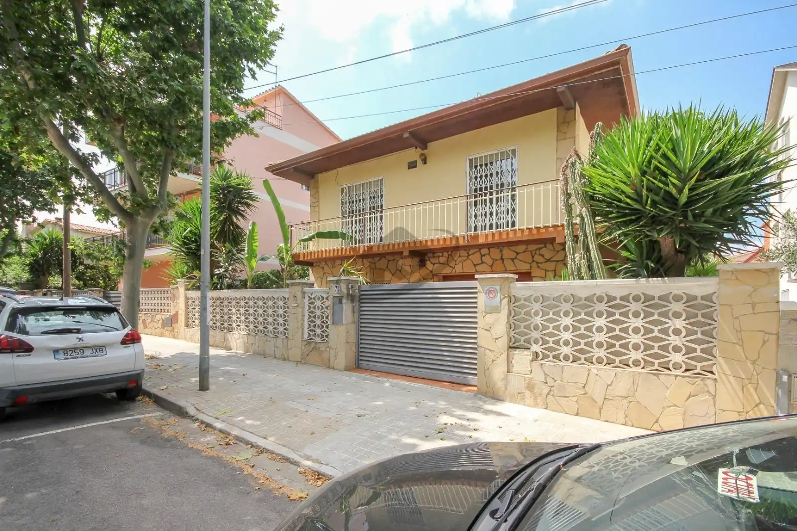 Außenansicht von Haus oder Chalet zum Verkauf in Barberà del Vallès mit Heizung, Privatgarten und Terrasse