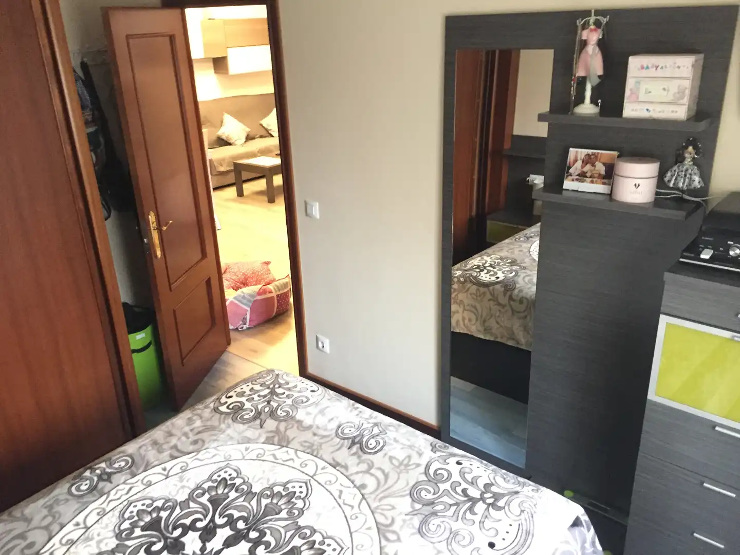 Dormitori de Casa o xalet en venda en Vigo  amb Calefacció, Forn i Rentadora