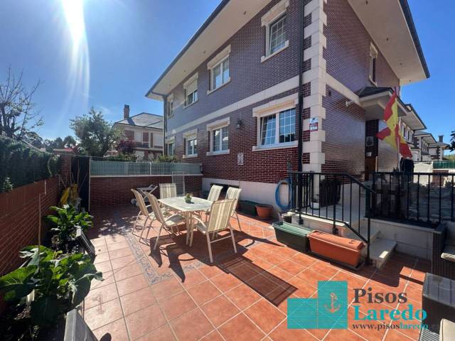 Casa adosada en Venta en Calle Pintor Ángel Alonso, 20 en El Puntal