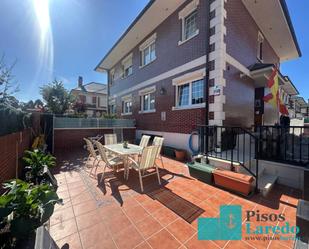 Garden of Single-family semi-detached for sale in Laredo  with Heating, Private garden and Parquet flooring
