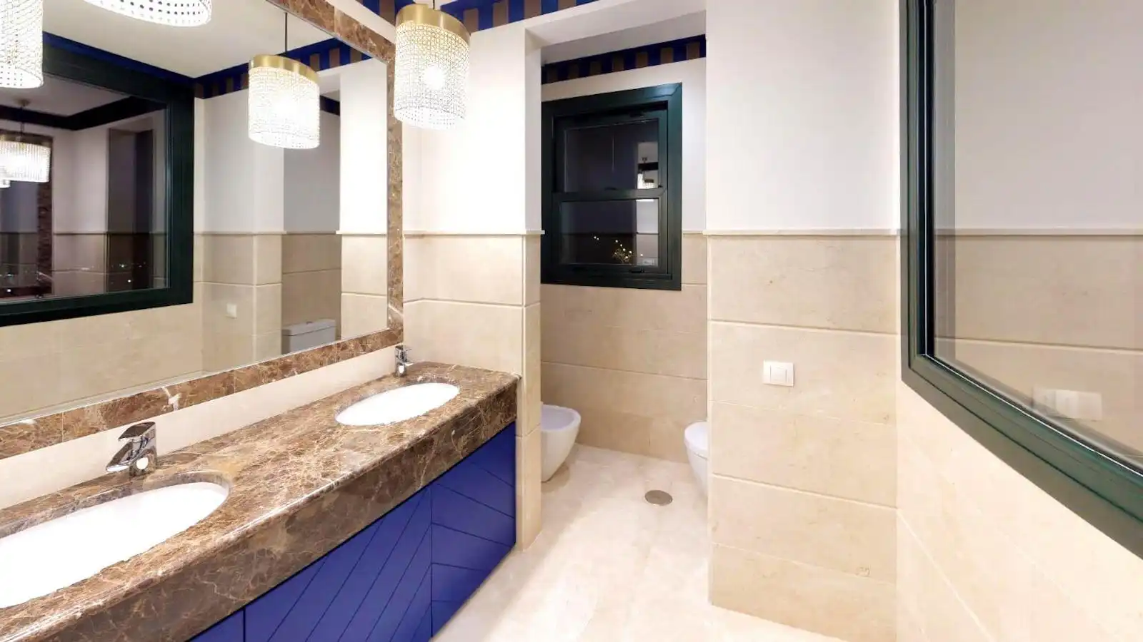 Baño de Casa o chalet de alquiler en Estepona con Aire acondicionado, Jardín privado y Terraza