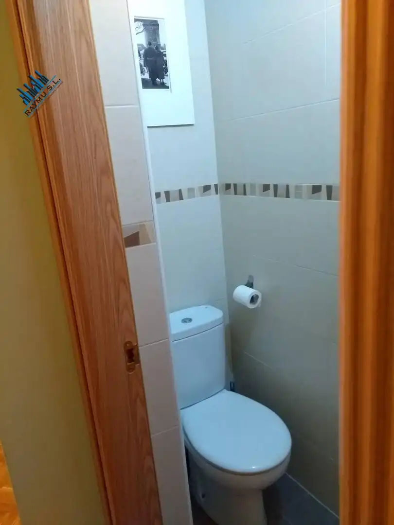 Bany de Edifici en venda en Velilla de San Antonio