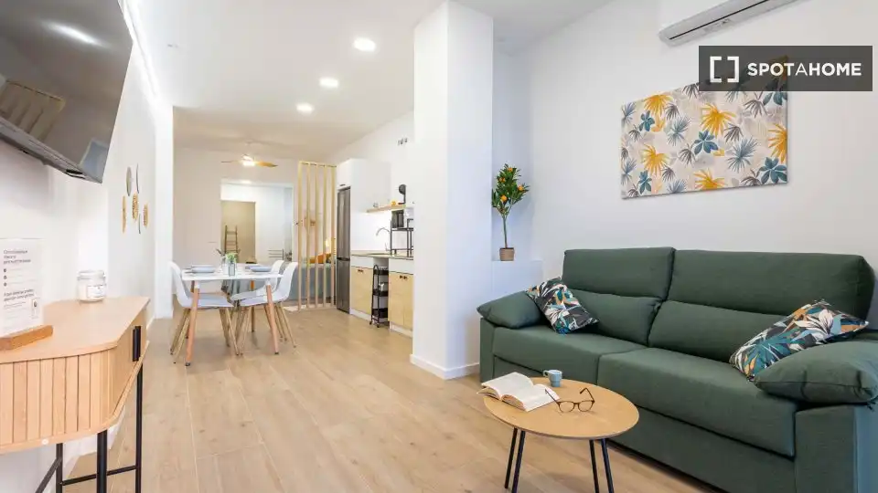Living room of Flat for rent in Valencia  with Air Conditioner, Heating and Furnished