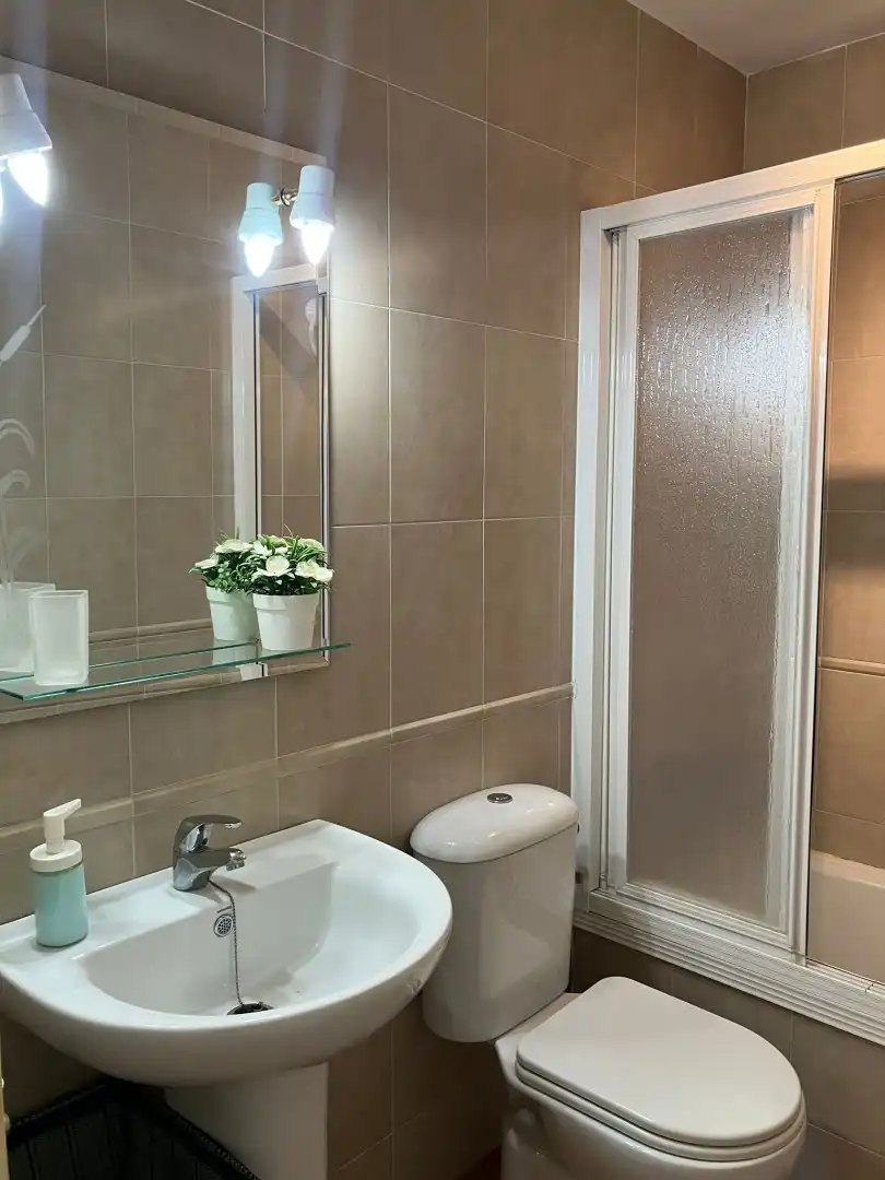 Badezimmer von Wohnung zum Verkauf in Chipiona mit Balkon
