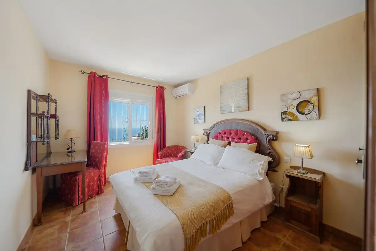 Bedroom of Houses for sale in Benalmádena
