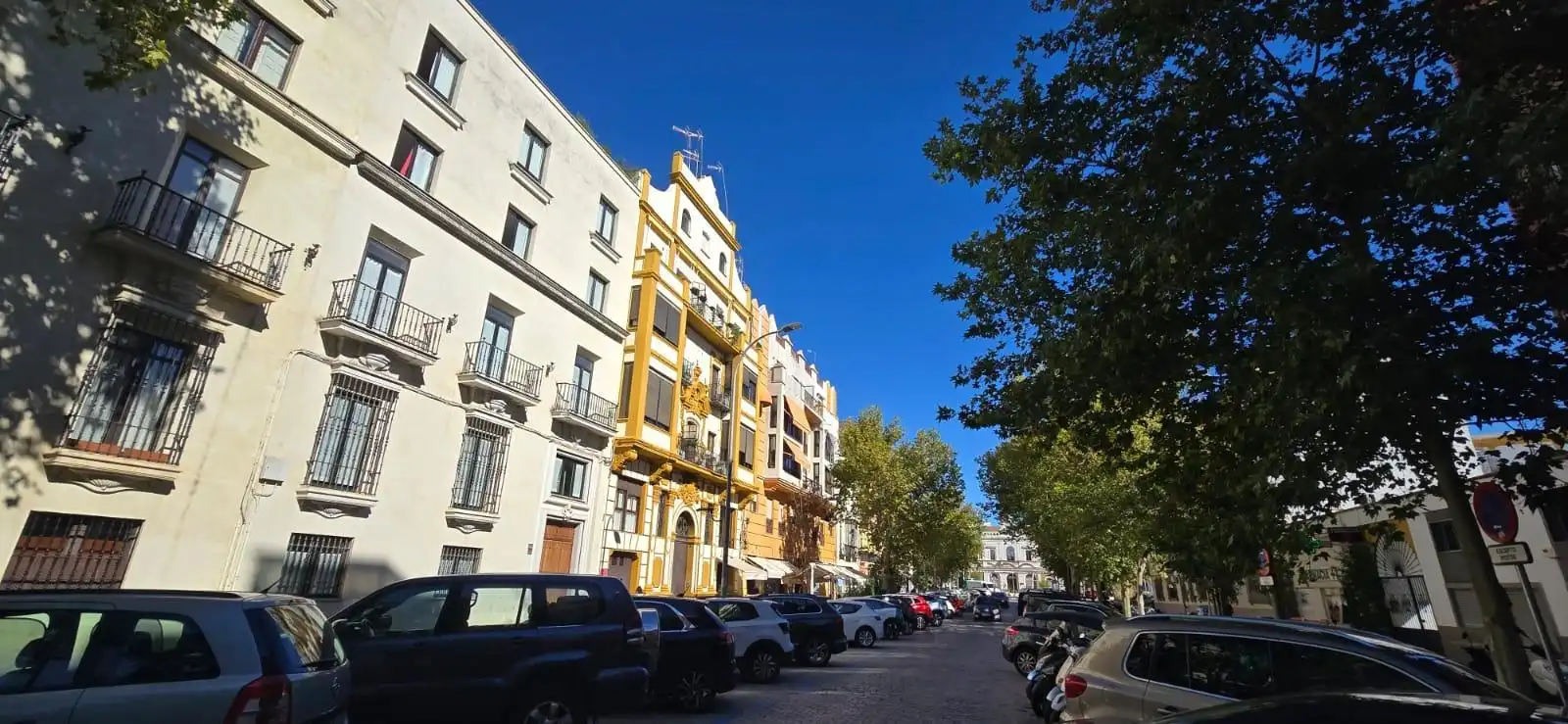Exterior view of Flat for sale in Sevilla  with Air Conditioner, Terrace and Storage room