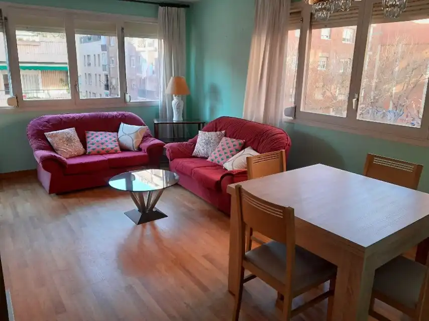 Sala d'estar de Pis en venda en Sant Cugat del Vallès amb Aire condicionat, Calefacció i Parquet