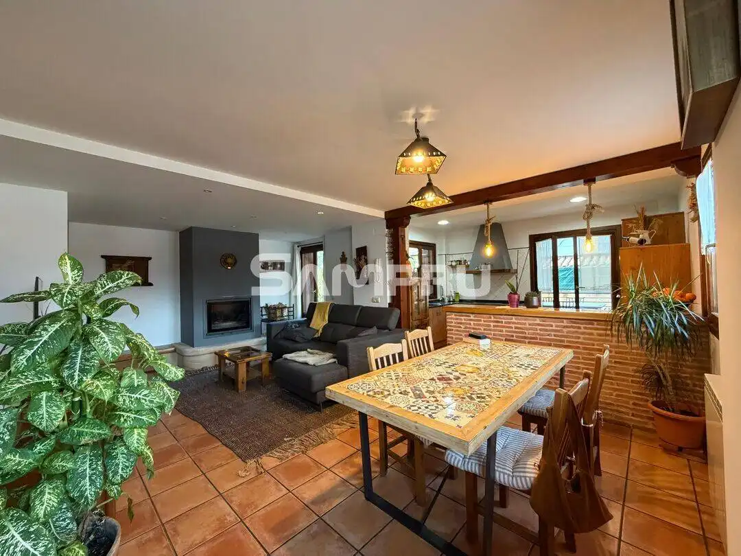 Comedor de Casa adosada en venta en Bergara con Calefacción, Jardín privado y Trastero