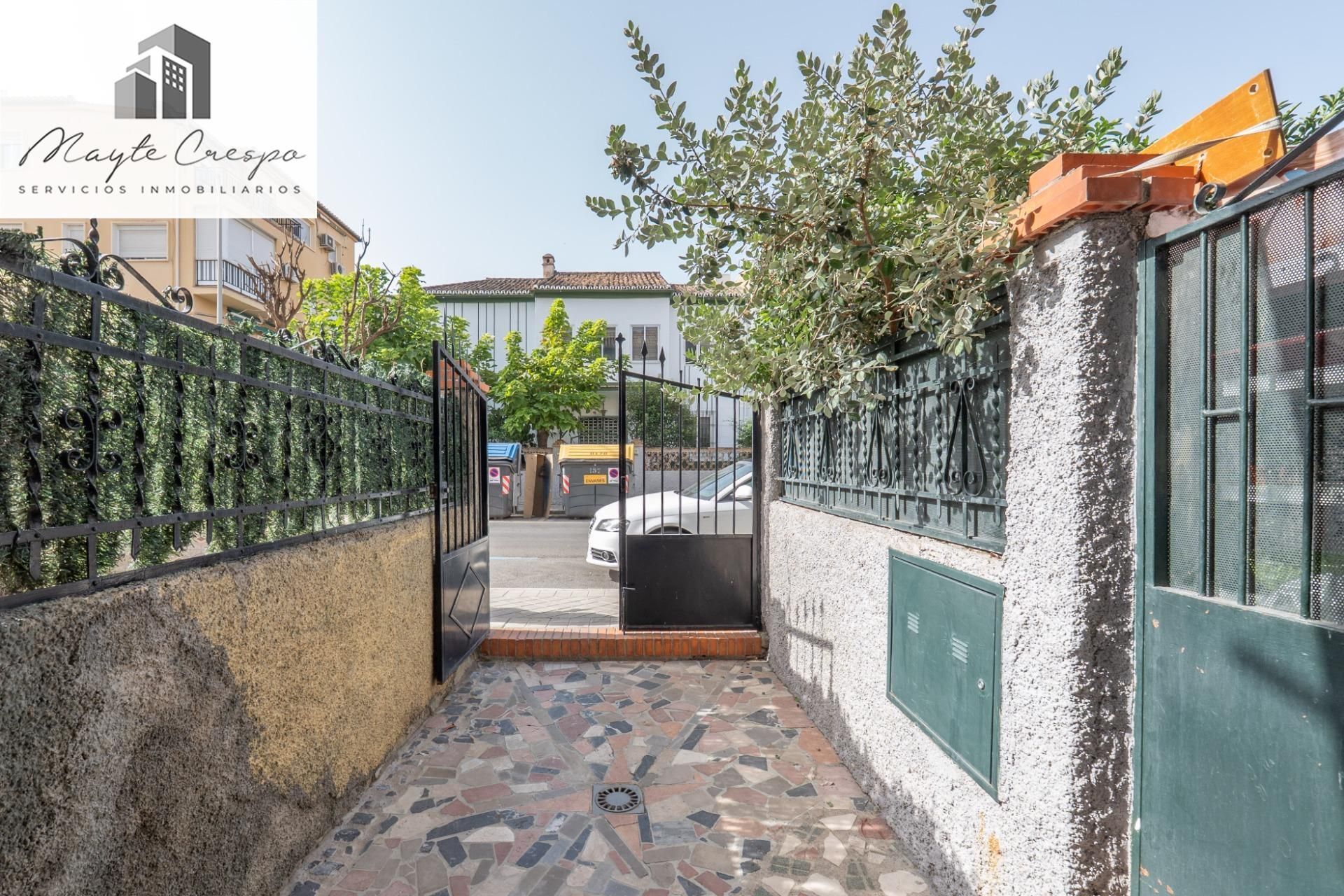 Exterior view of Flat for sale in  Granada Capital  with Air Conditioner, Private garden and Storage room