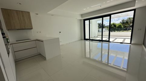 Foto 2 de Pis en venda a Avenida de las Golondrinas, 2, Atalaya - Isdabe, Estepona