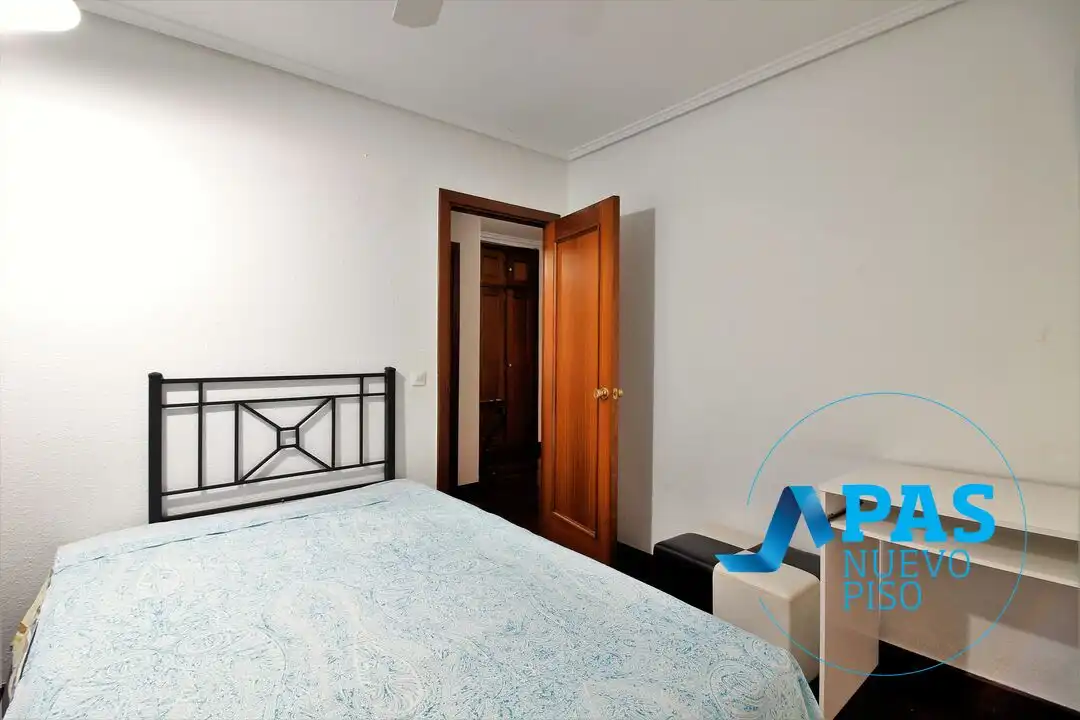 Schlafzimmer von Wohnung zum Verkauf in Santander mit Heizung