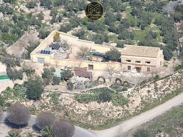 Casa rústica amb piscina en venda a La Guardia de Jaén