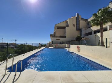 Pis amb piscina en venda a PERDICES 4