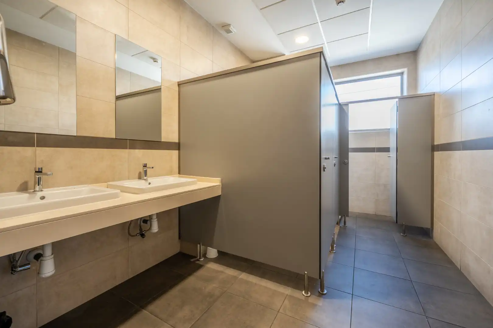 Badezimmer von Fabrikhallen zur Miete in Leganés mit Heizung und Alarm