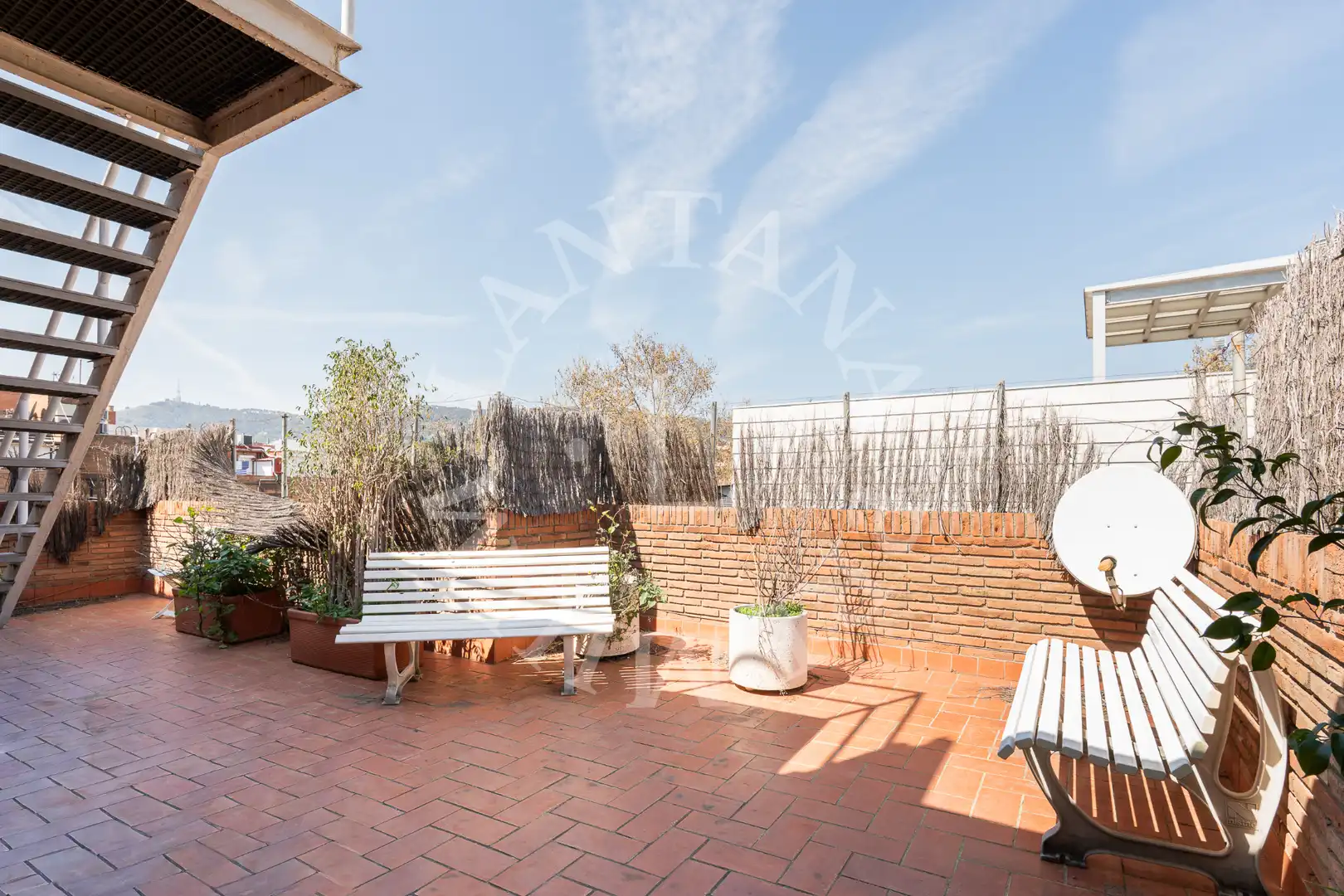 Terrasse von Dachboden zum Verkauf in Barcelona mit Heizung, Parkett und Terrasse