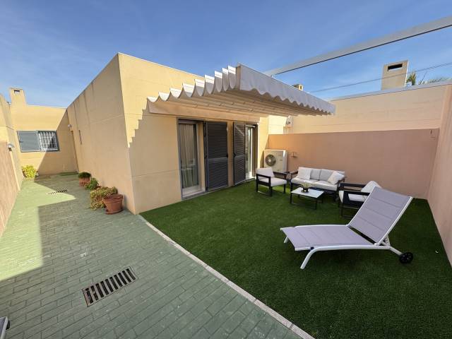 Casa-chalet en Venta en Golf Valle Este
