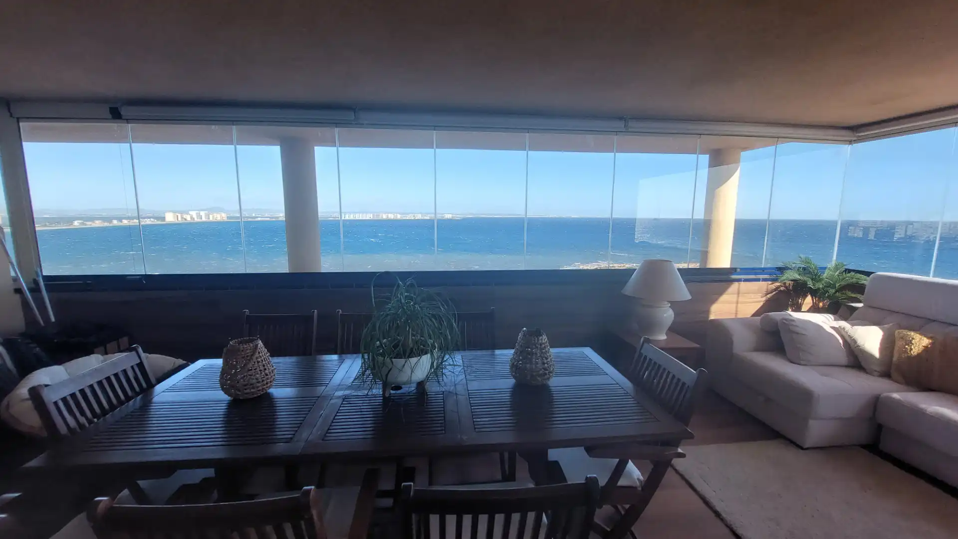 Menjador de Apartament en venda en La Manga del Mar Menor amb Terrassa, Moblat i Forn