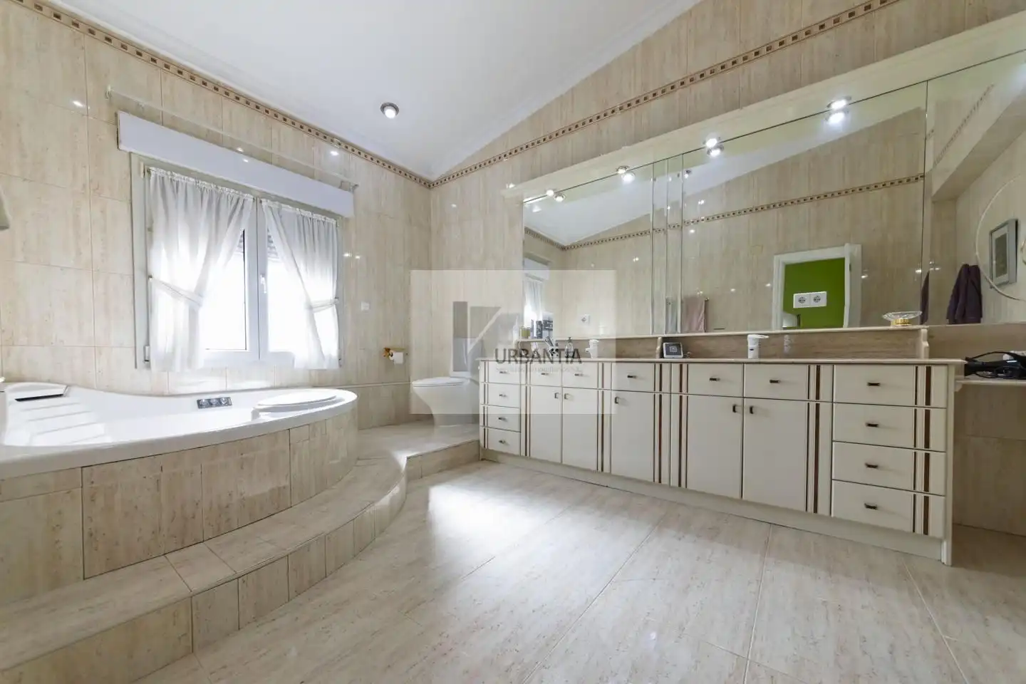 Baño de Casa o chalet en venta en Berrioplano / Berriobeiti con Aire acondicionado, Calefacción y Jardín privado