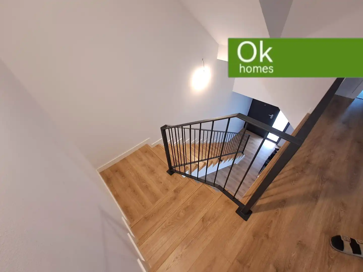 Casa adosada en venta en Oleiros con Calefacción, Parquet y Terraza