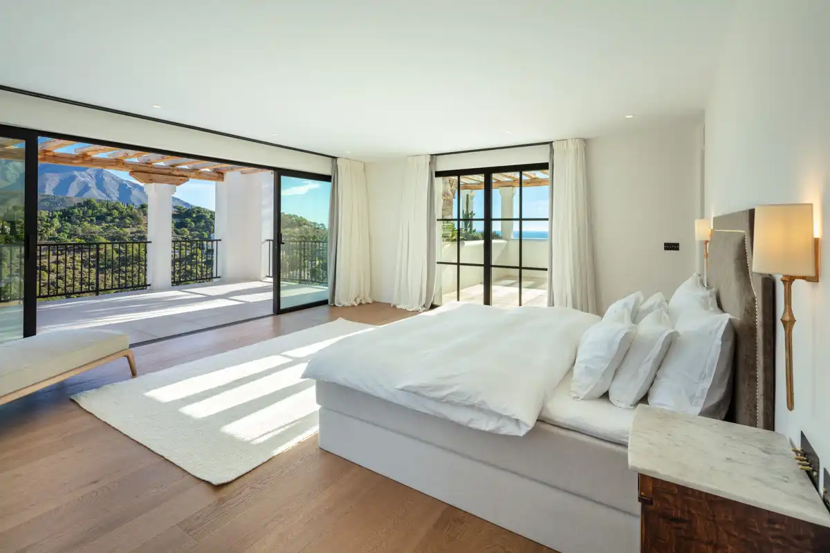 House with pool for sale in El Madroñal, imagen 2
