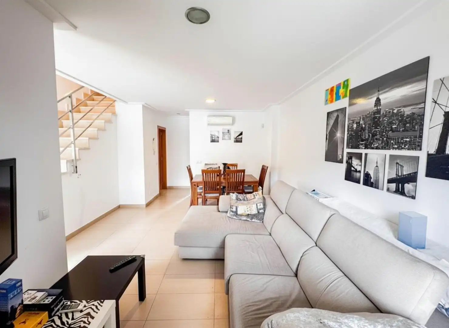Living room of Flat for sale in Alcúdia  with Air Conditioner, Terrace and Storage room