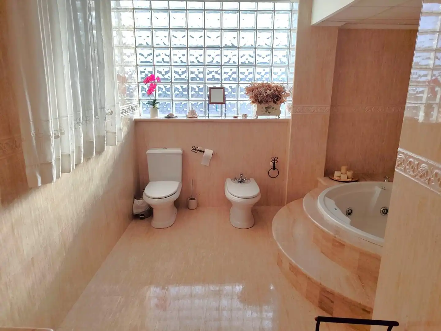 Bany de Casa o xalet en venda en Orihuela amb Aire condicionat, Terrassa i Traster