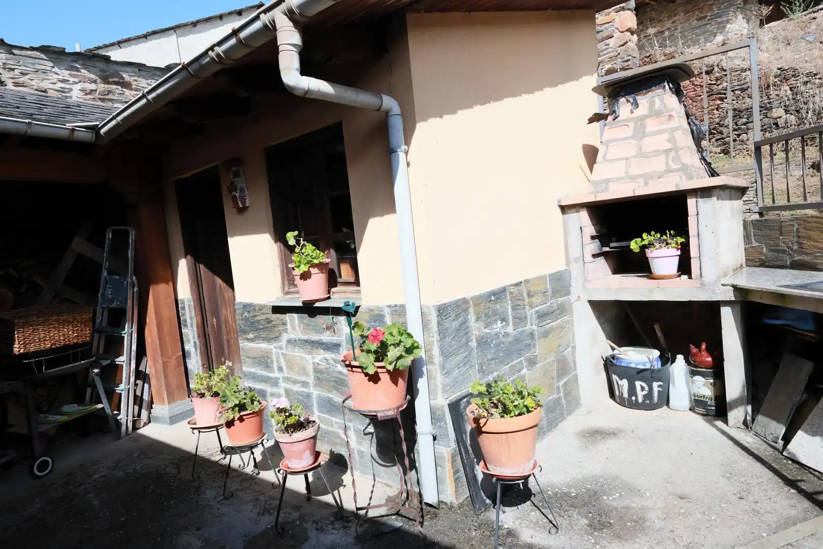 Casa rústica amb terrassa en venda a Villafranca del Bierzo, imagen 24