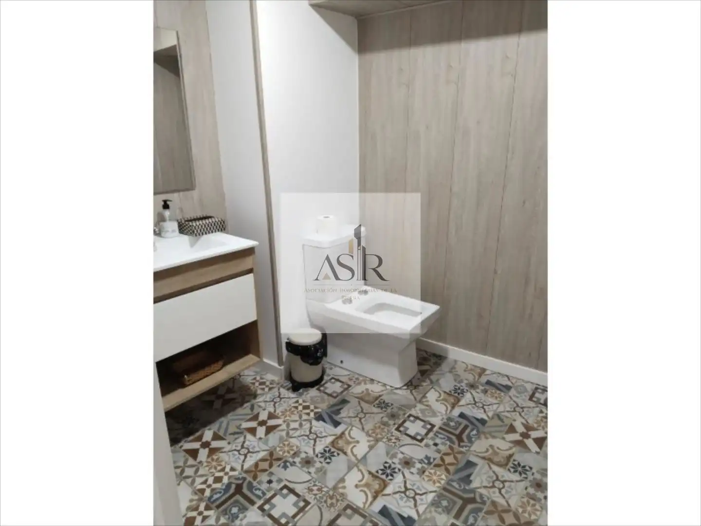 Bathroom of Office for rent in Alzira