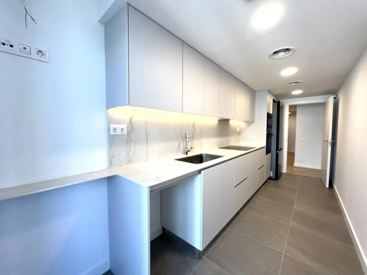 Kitchen of Attic for rent in Girona  with Air Conditioner, Terrace and Storage room