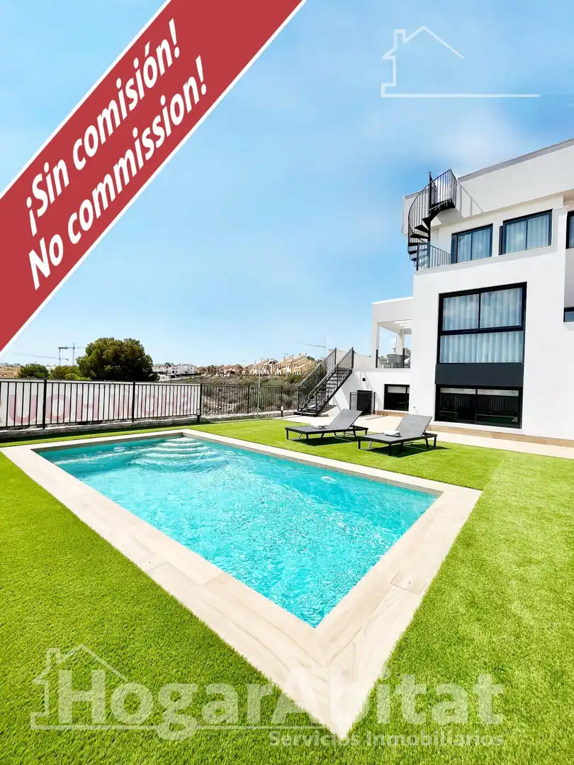 Villa con piscina in vendita a Calle Alicante