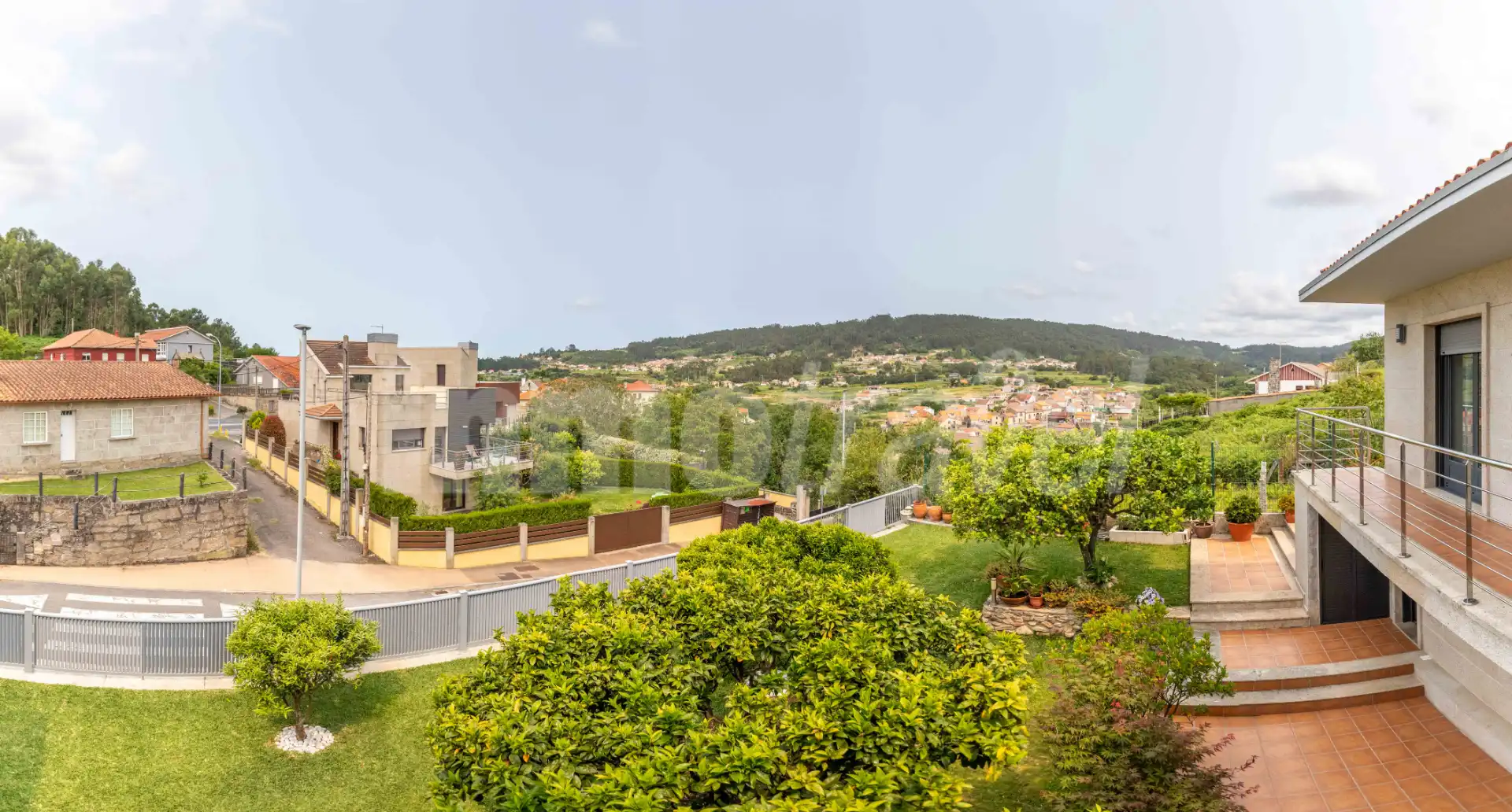 Vista exterior de Casa o chalet en venta en Sanxenxo con Calefacción, Jardín privado y Parquet