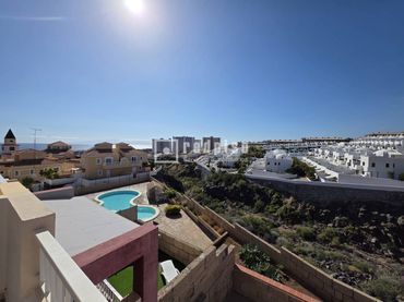 Detached house with pool for sale in Callao Salvaje - Playa Paraíso