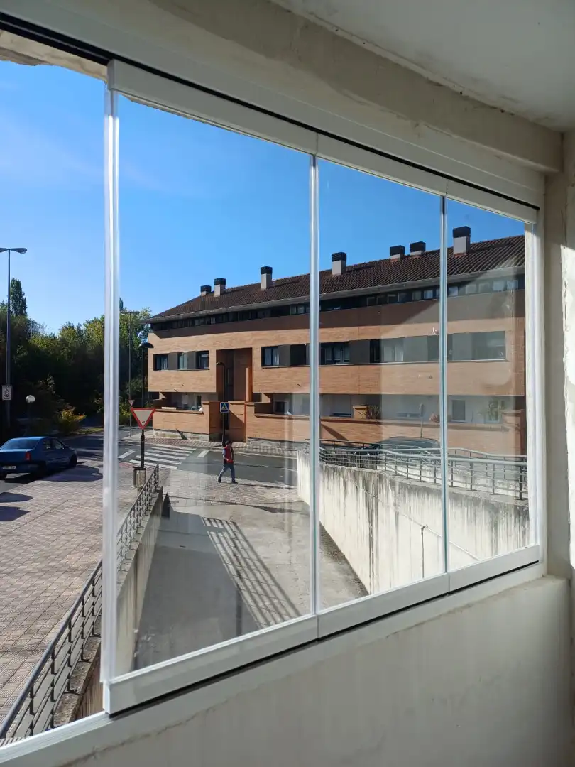 Vista exterior de Pis en venda en Aranguren, Navarra