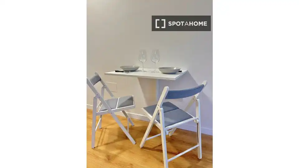 Exterior view of Flat for rent in Madrid  with Air Conditioner, Heating and Furnished