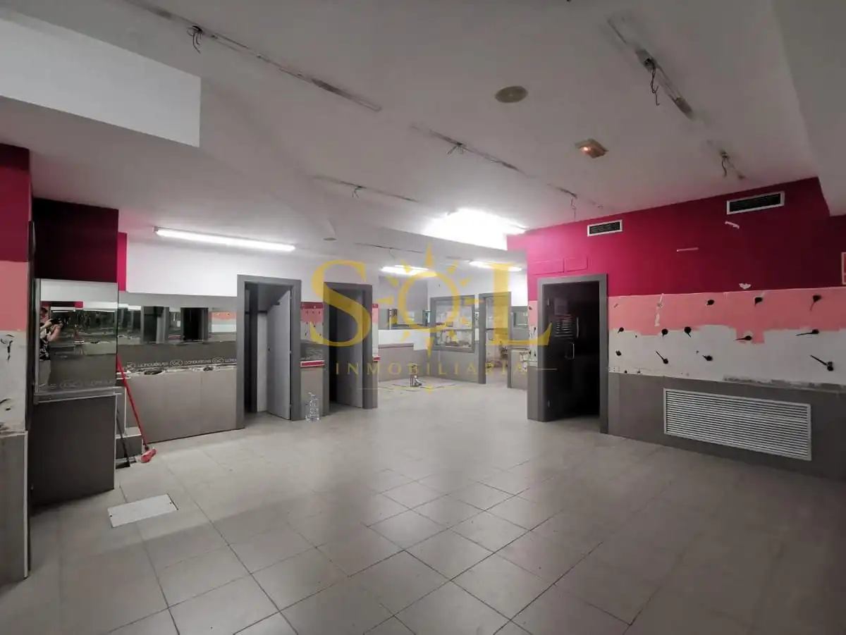 Local comercial en venda a Calle Alfonso V 11, imagen 11