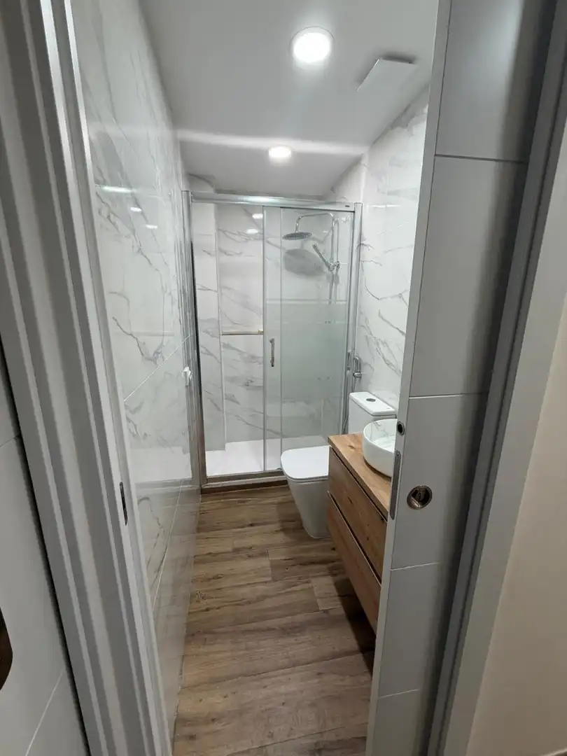 Baño de Local en venta en Barcelona con Amueblado