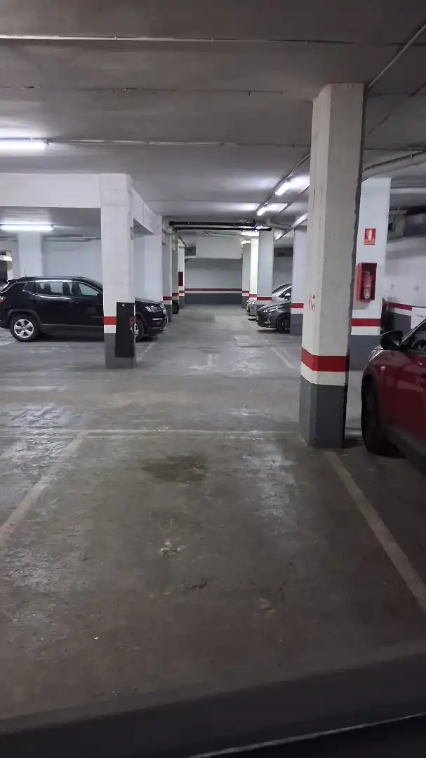 Einzelparkplatz mit Aufzug zum Verkauf in Eixample