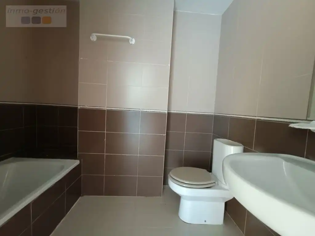 Bathroom of Flat for sale in Estepona