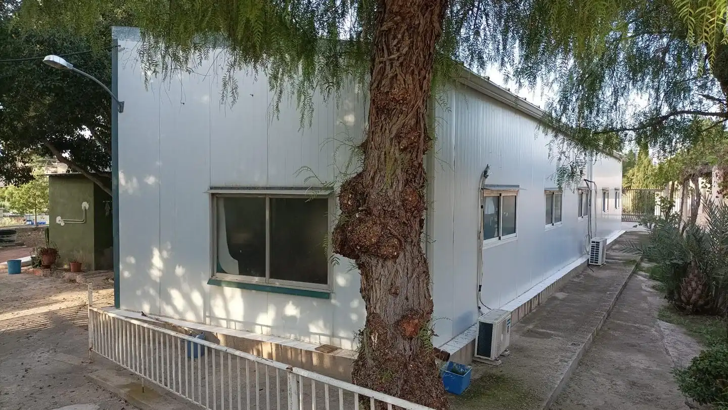 Außenansicht von Wohnung zum Verkauf in Elche / Elx mit Privatgarten, Schwimmbad und Möbliert