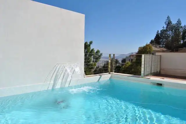 Piscina de Casa o chalet en venta en Málaga con Aire acondicionado, Calefacción y Jardín privado