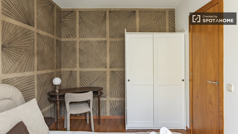 Dormitori de Pis de lloguer en  Barcelona Capital amb Aire condicionat, Calefacció i Moblat