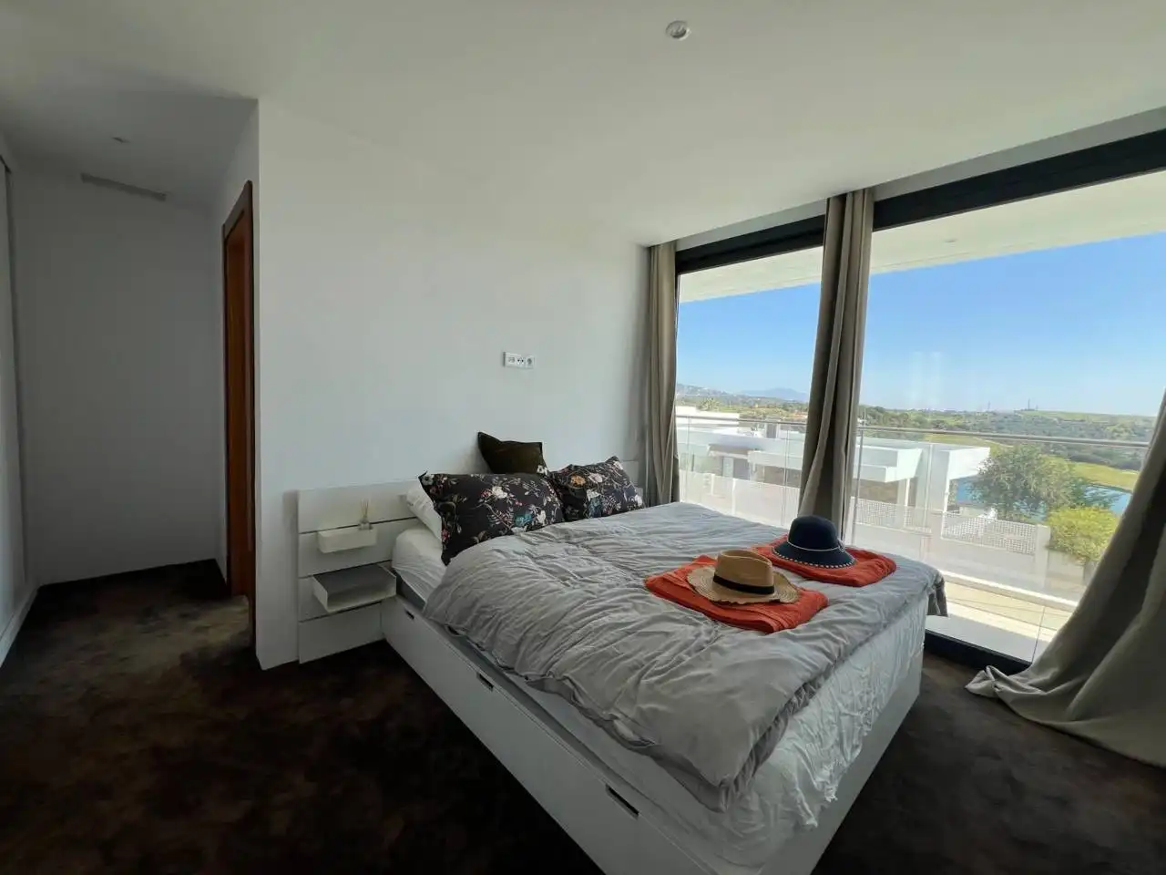 Habitación de Casa o chalet en venta en Estepona con Aire acondicionado, Calefacción y Jardín privado