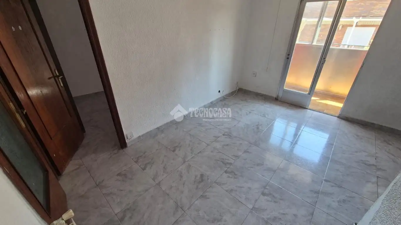 Habitación de Piso en venta en Madrid con Calefacción y Terraza