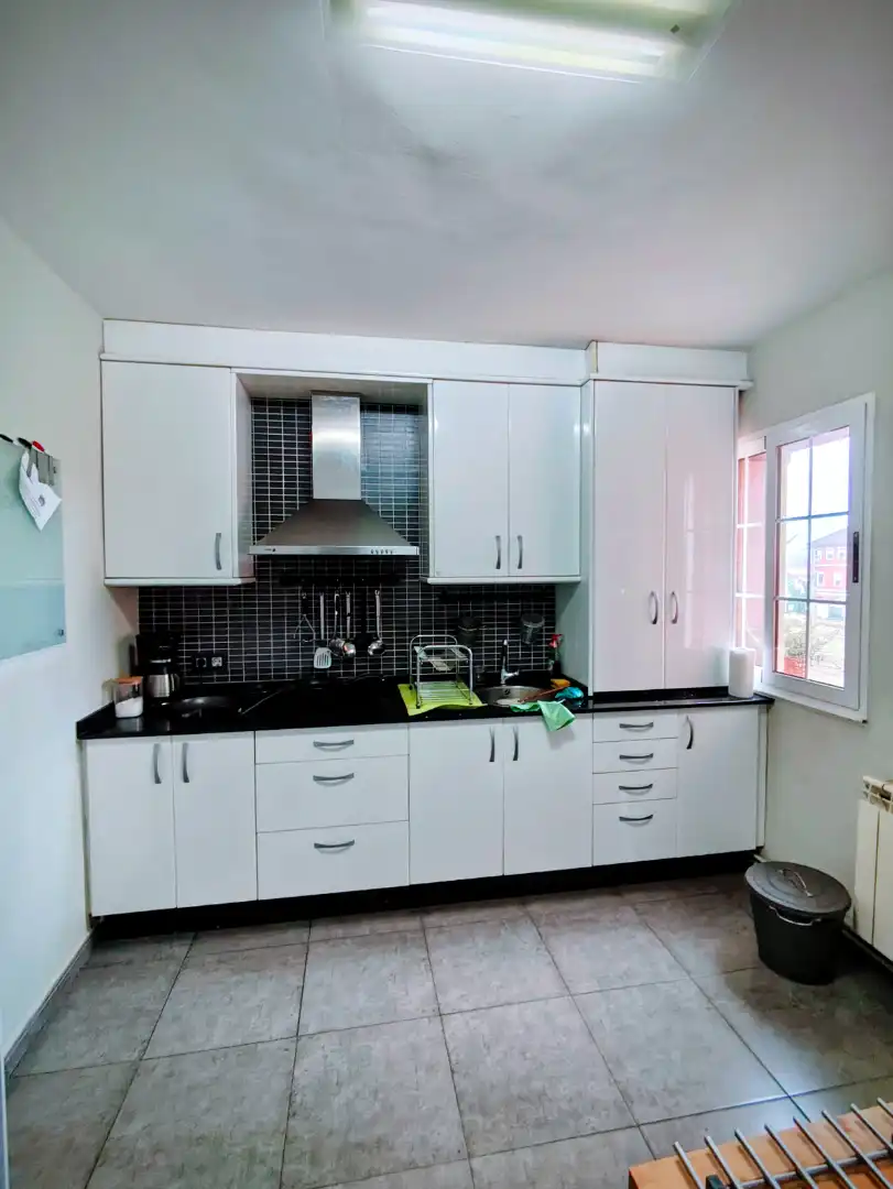 Cocina de Piso en venta en Avilés con Calefacción y Amueblado