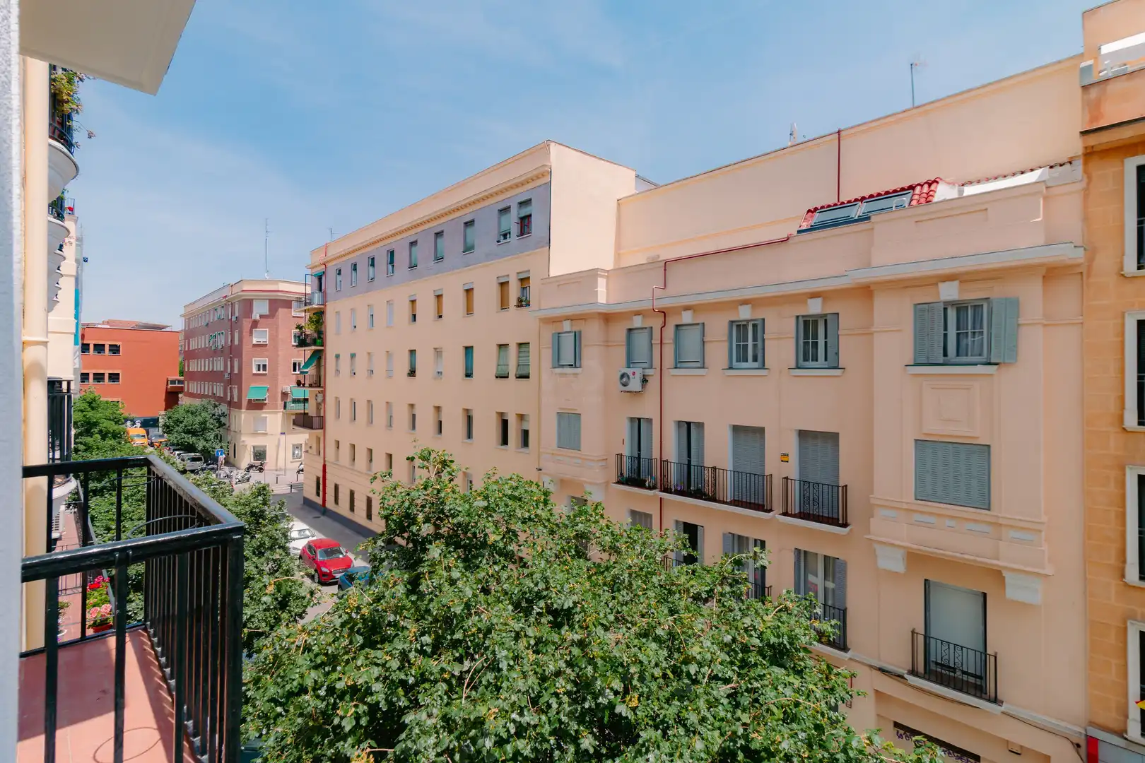 Vista exterior de Piso en venta en Madrid con Calefacción y Terraza