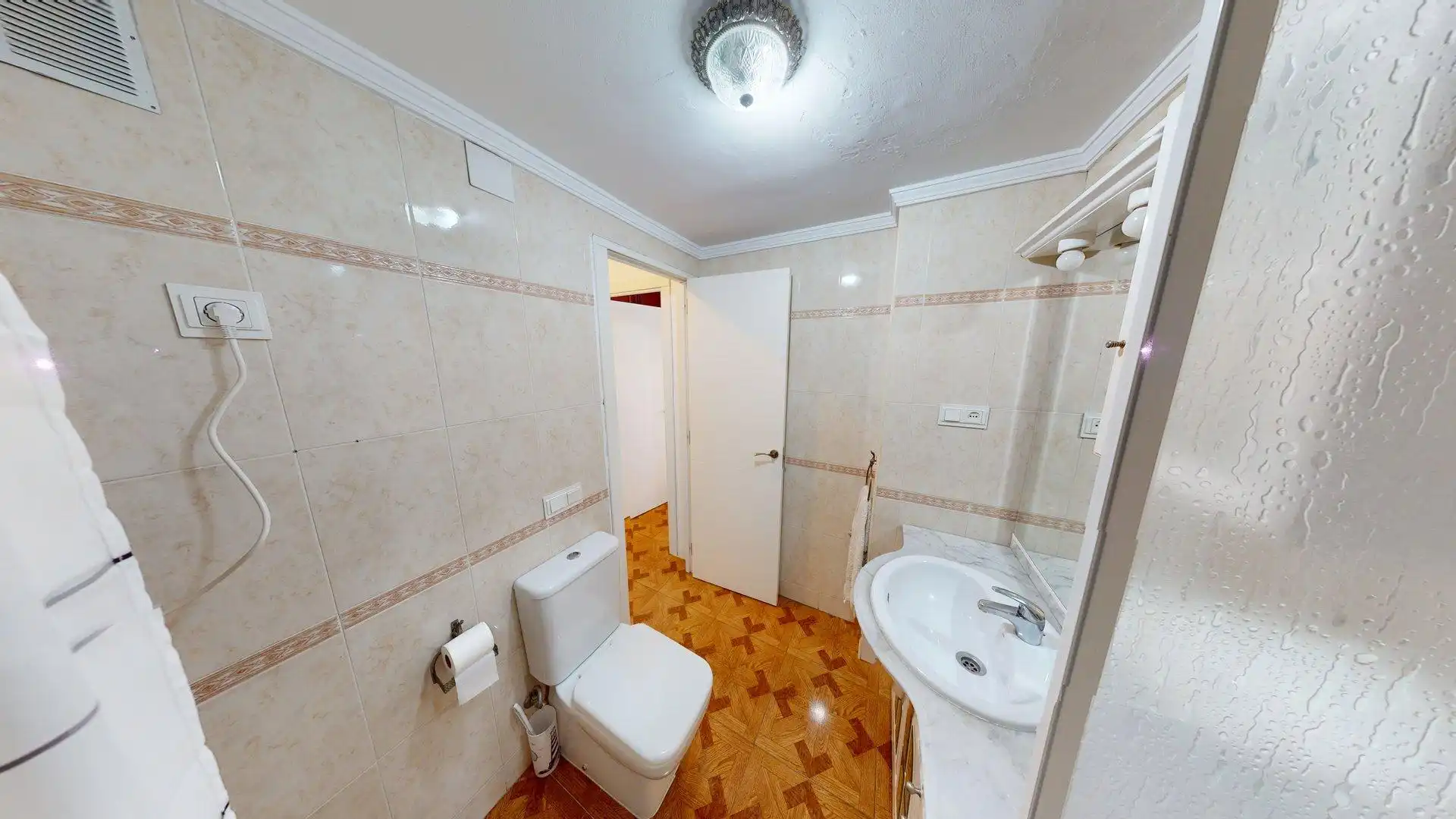 Bathroom of Flat for sale in Benalmádena  with Air Conditioner, Heating and Private garden