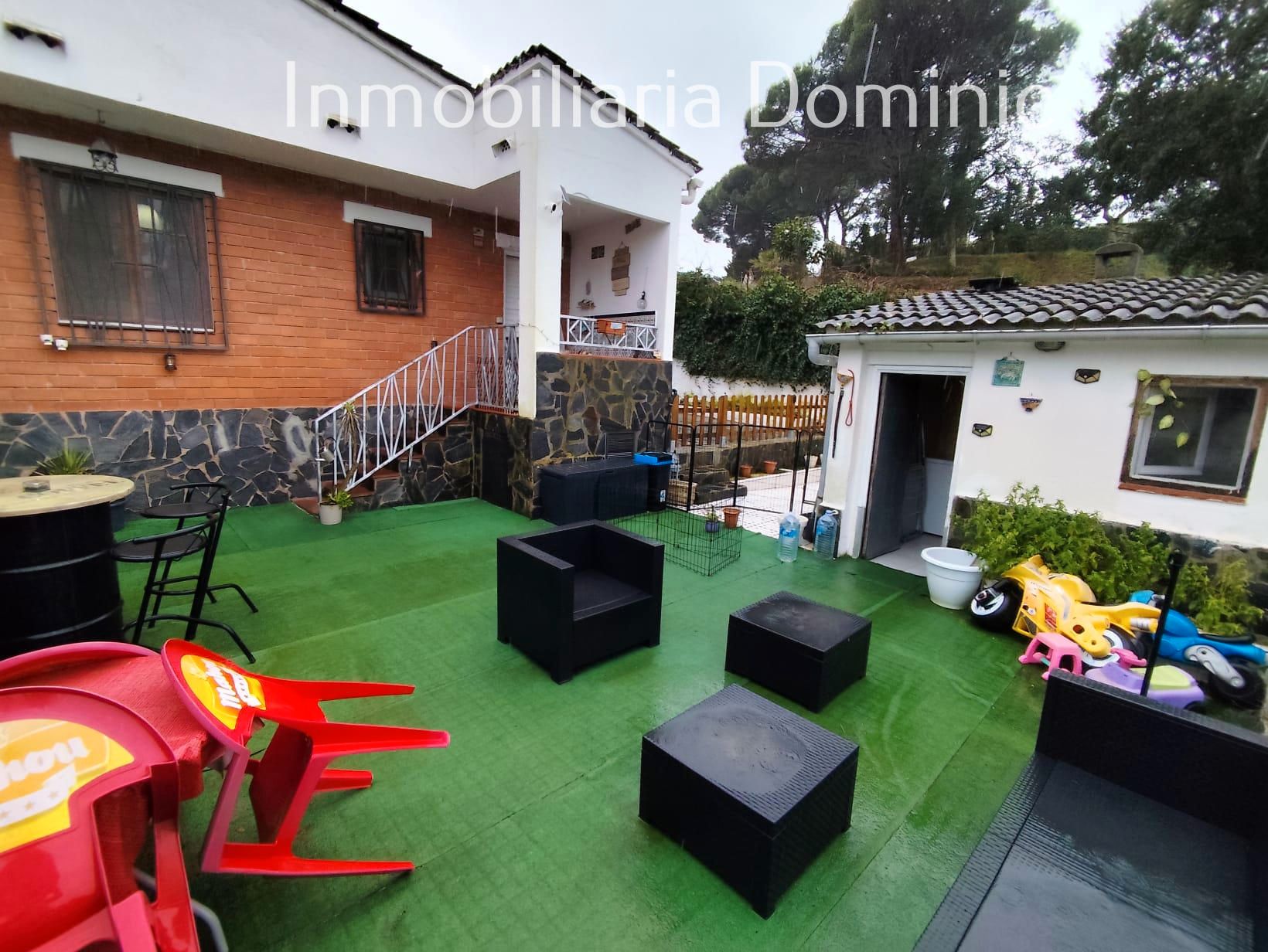 Terrasse von Einfamilien-Reihenhaus zum Verkauf in Maçanet de la Selva mit Klimaanlage und Privatgarten